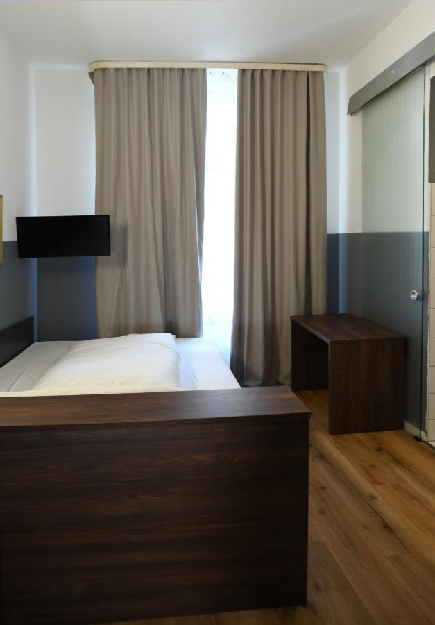 Hotel Apadana Frankfurt فرانكفورت المظهر الخارجي الصورة